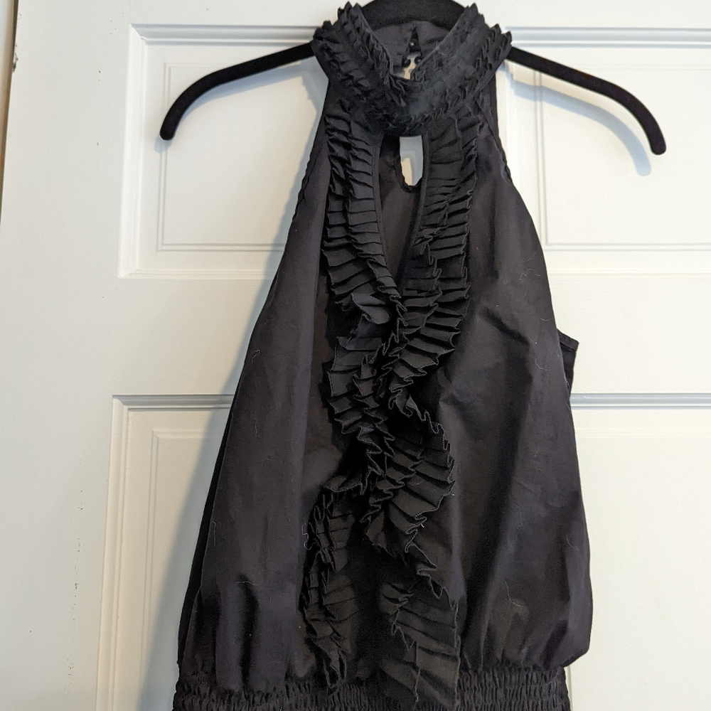 Romeo & Juliet Couture sleeveless tuxedo mock neck top - Picture 2 of 3